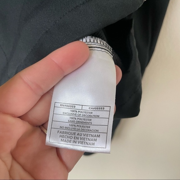 Nike Jacket Black pockets and zipper sleeves 12/14 L - Picture 6 of 6